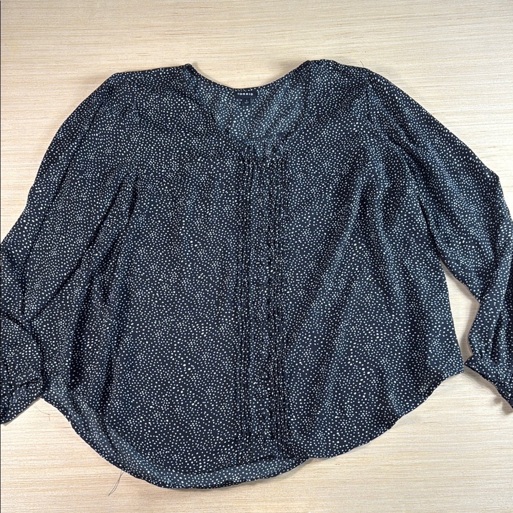 Torrid Black‎ and White Dotted Blouse